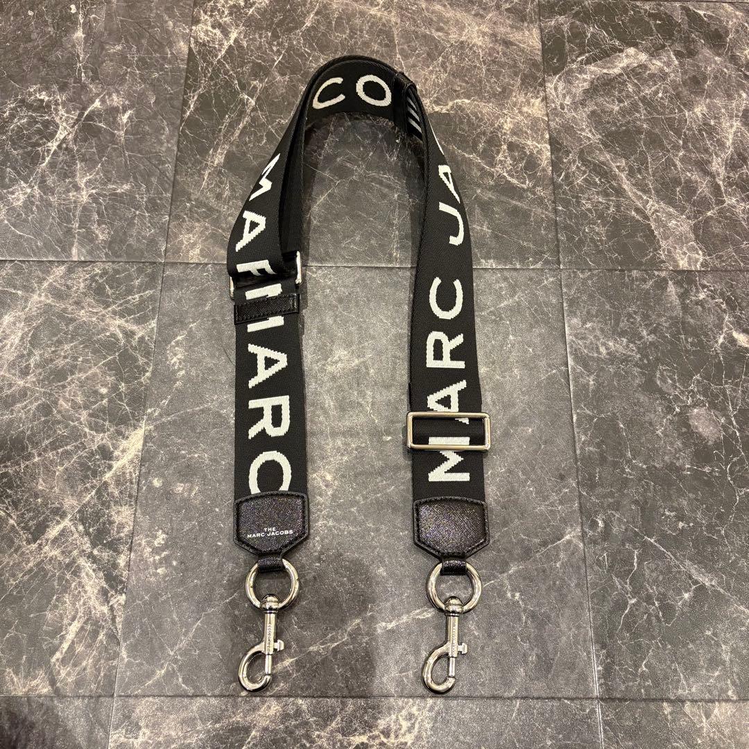 ⭐︎ 新品未使用 ⭐︎ MARC JACOBS ザ アウトライン ロゴ ストラップ THE OUTLINE LOGO STRAP/ザ アウトライン ロゴ ストラップ（ショルダー
