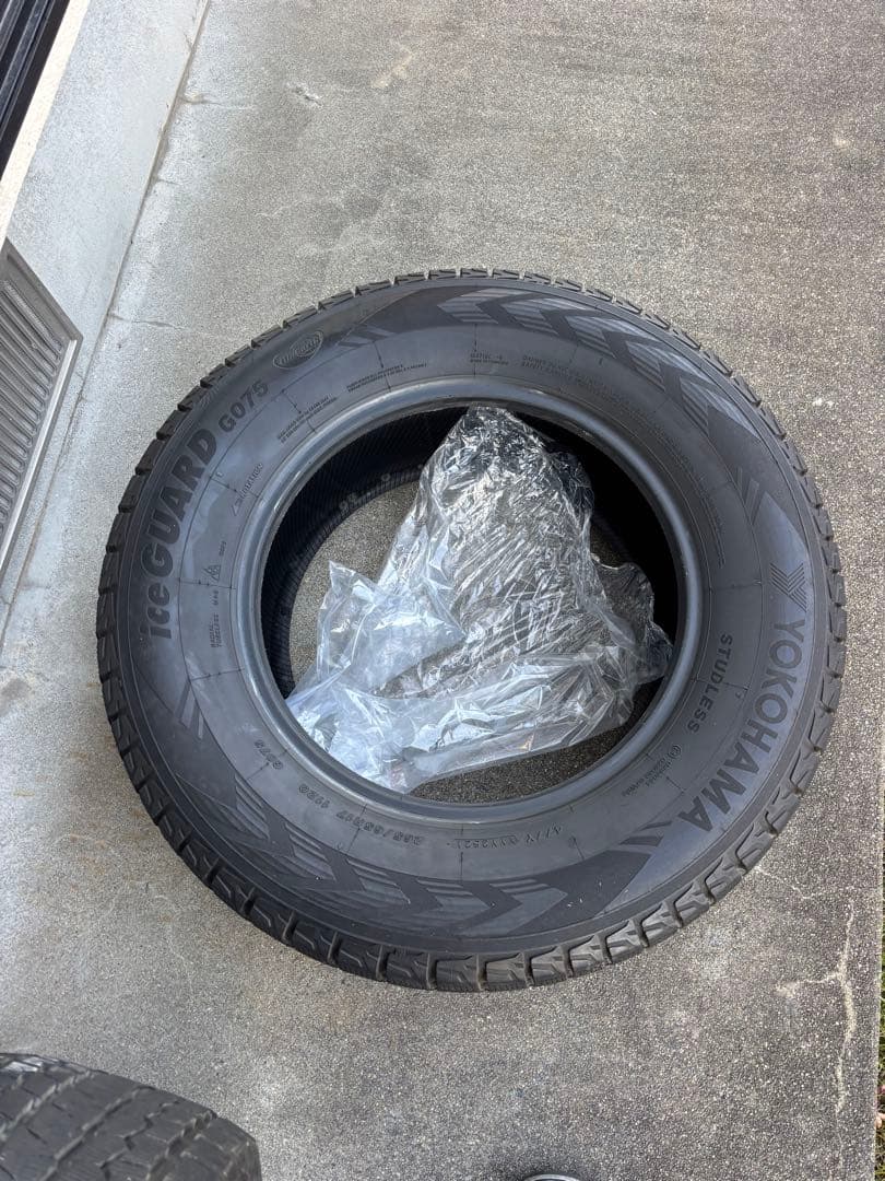 スタッドレスタイヤ　265/65/R17 バリ山