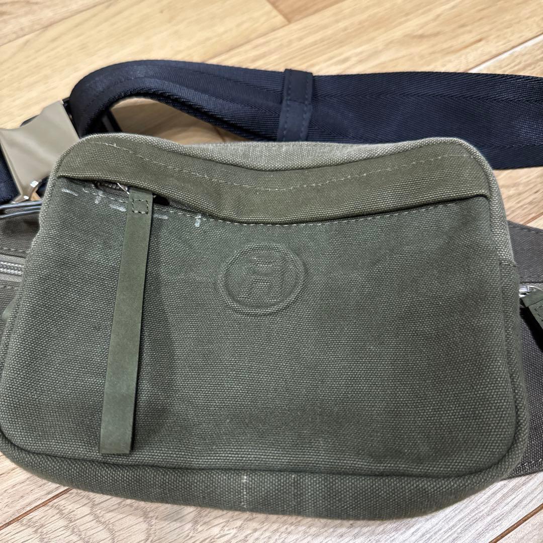 田舎の貧乏人　READYMADE BODYPOUCH