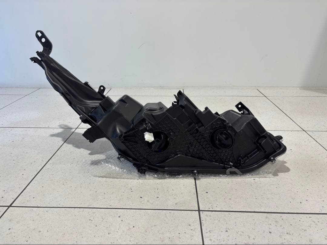 プリウスPHV 左ヘッドランプASSY ＃81185-47560 - メルカリ