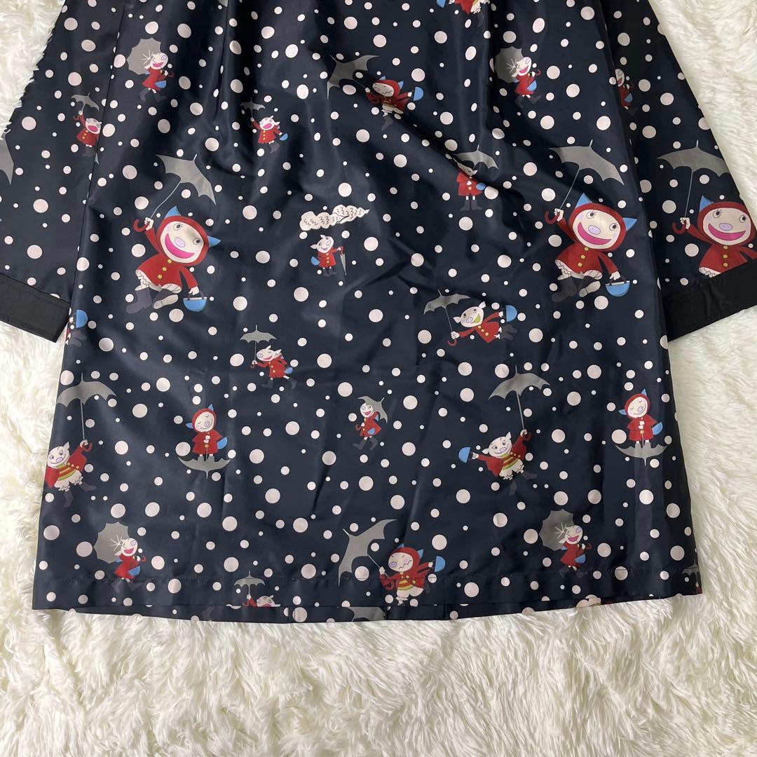 美品✨アルベロベロ レインコート ブラック ぶたさん 総柄 刺繍 - メルカリ