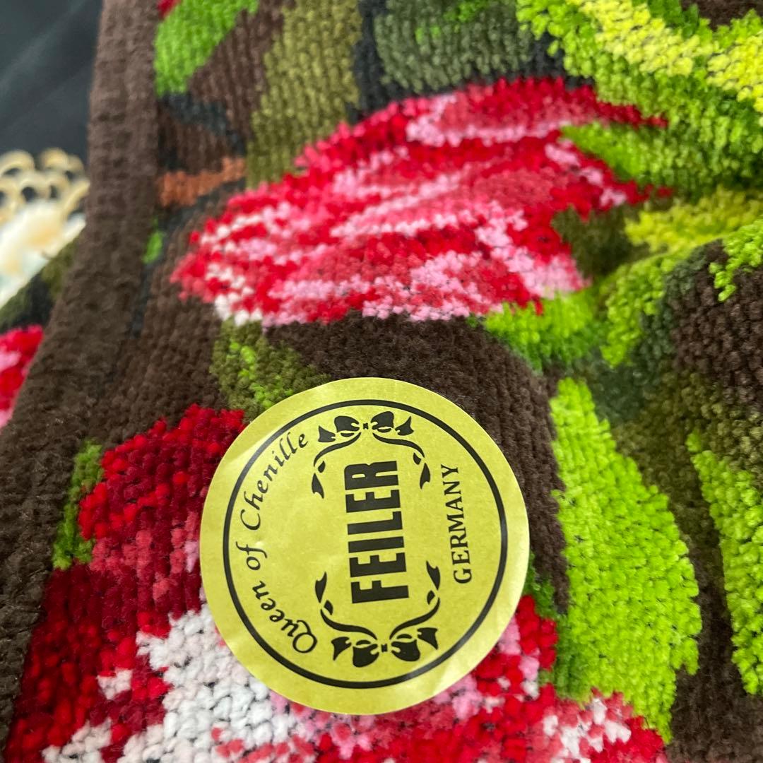 わんこわんこさま専用 お値下げ！フェイラー花柄（赤い花）ベット