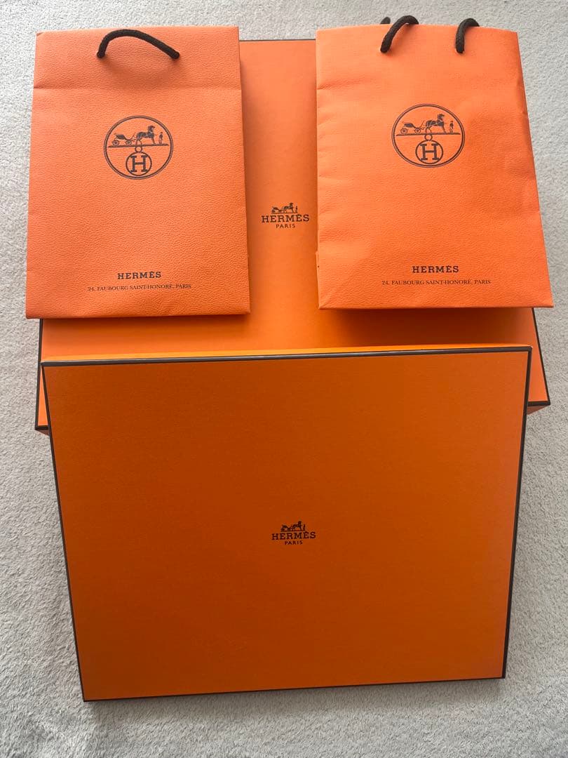 HERMES ギフトボックスとバッグセット - メルカリ