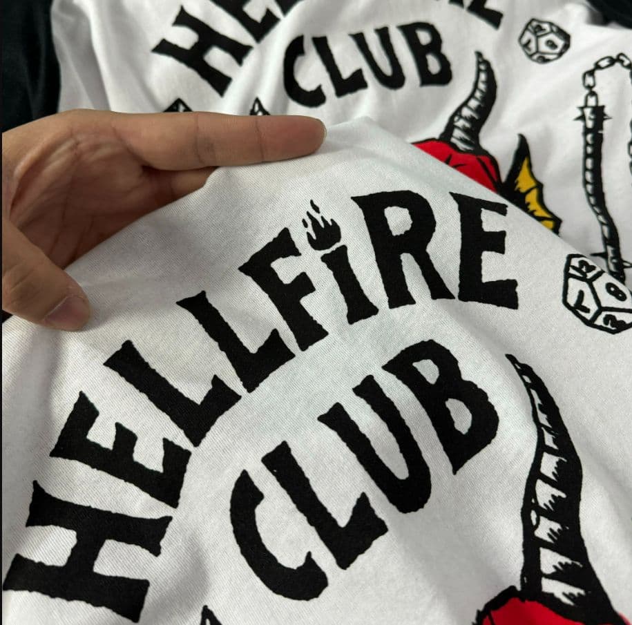 公式 ストレンジャーシングス ヘルファイアクラブ ロンT 長袖 Tシャツ