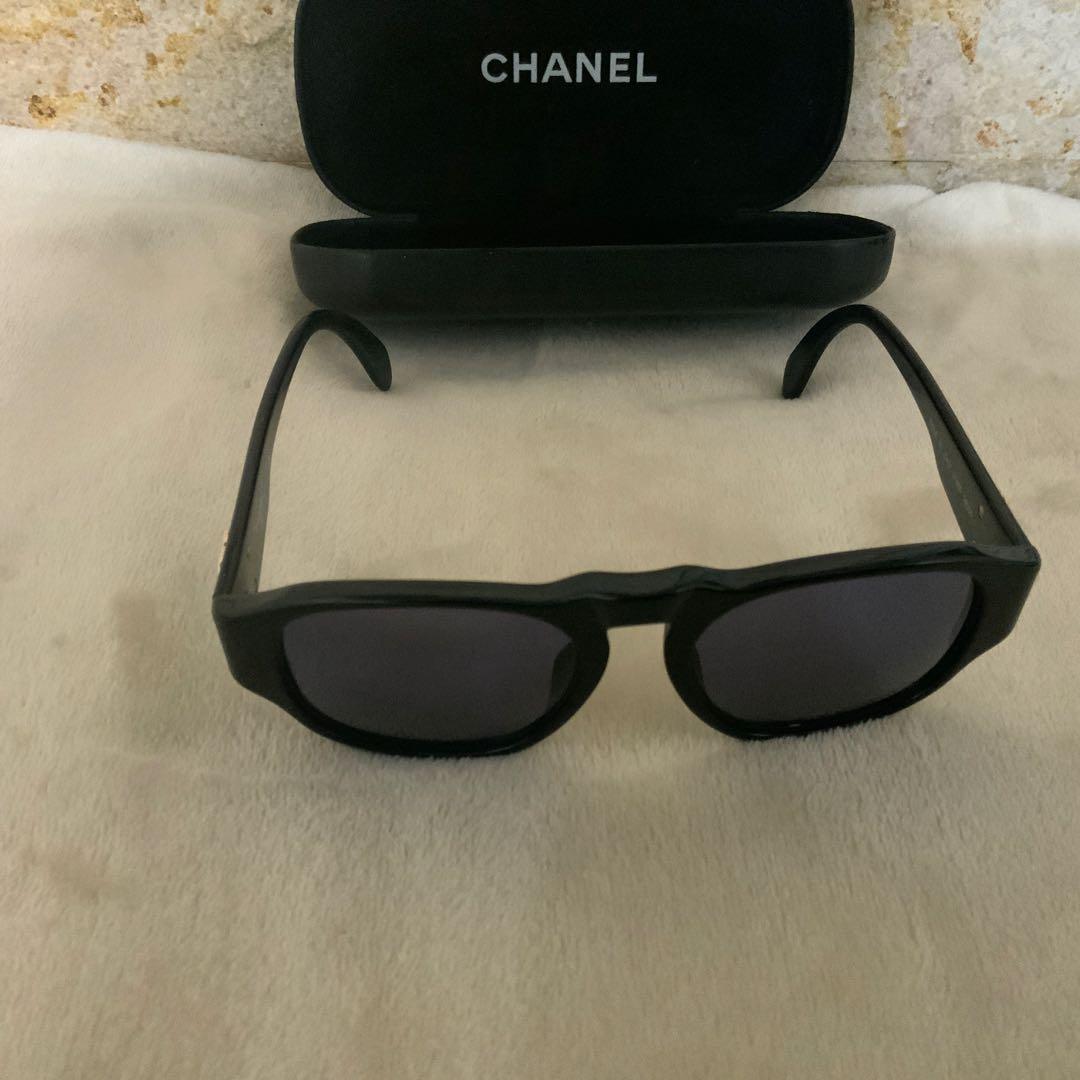CHANEL ブラック サングラス 専用ケース付き CHANEL（シャネル） 【ケース付属】CHANEL サングラス レディース