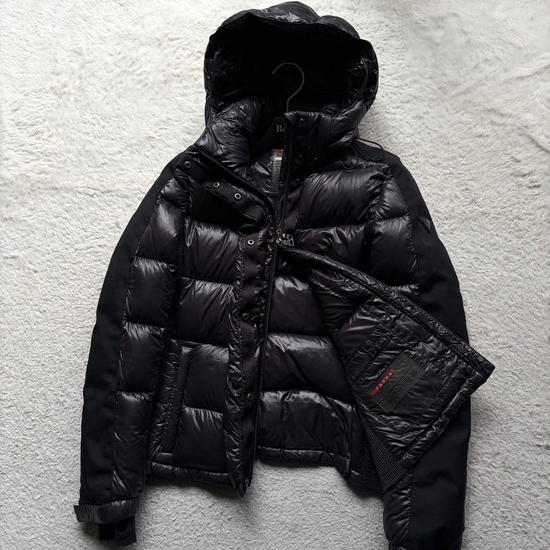 PRADA プラダ ダウンジャケット 三角ロゴ金具 ブラック 袖ライン