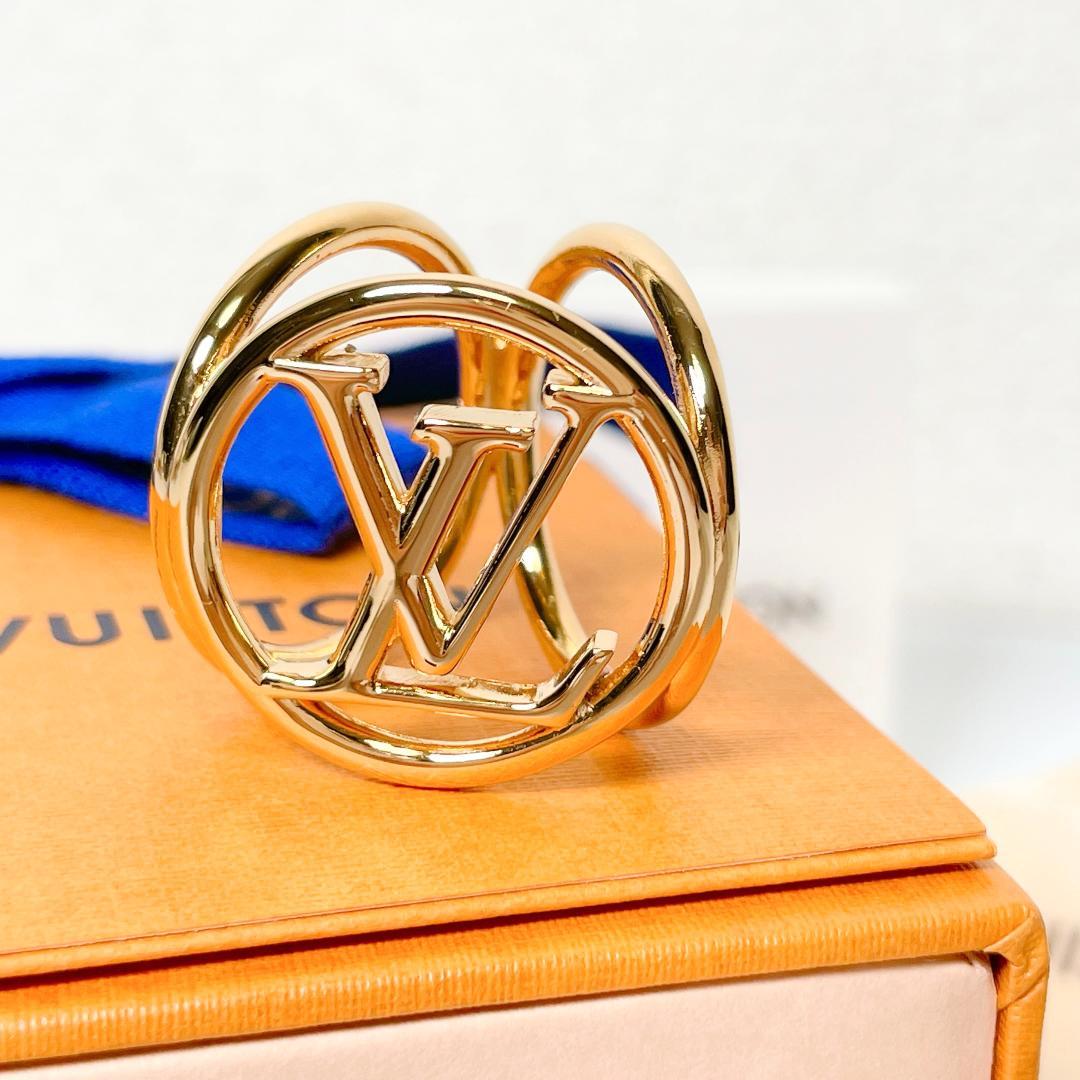 エレガントな輝きを添えて❤️LOUIS VUITTON スカーフリング LV - メルカリ