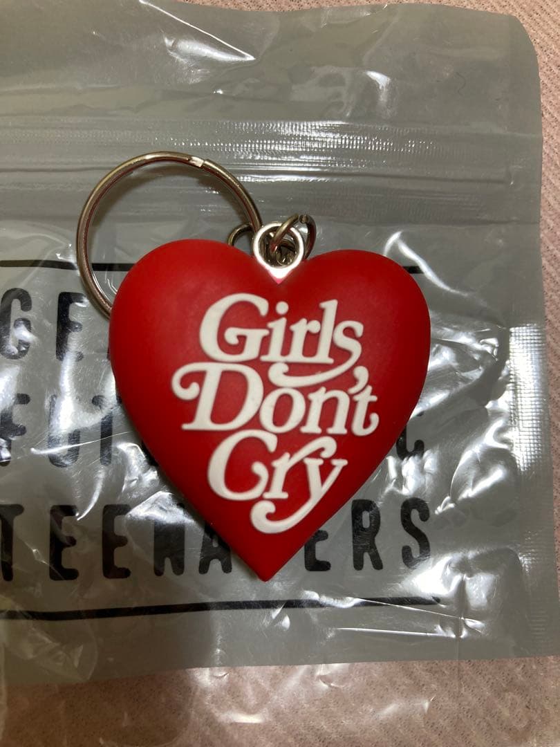 Human made girls don't cry キーホルダー - メルカリ