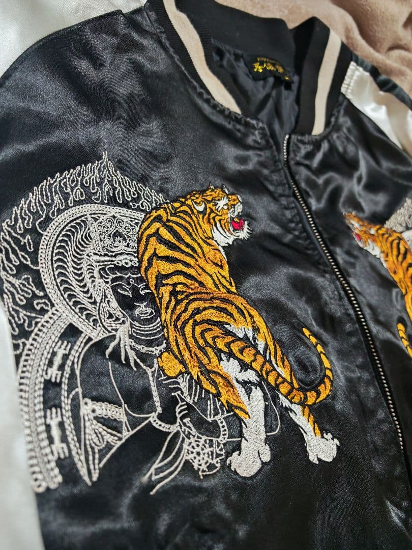 FUGUTATEN 仏 虎 日本限定 スカジャン vintage サテン 黒 - メルカリ