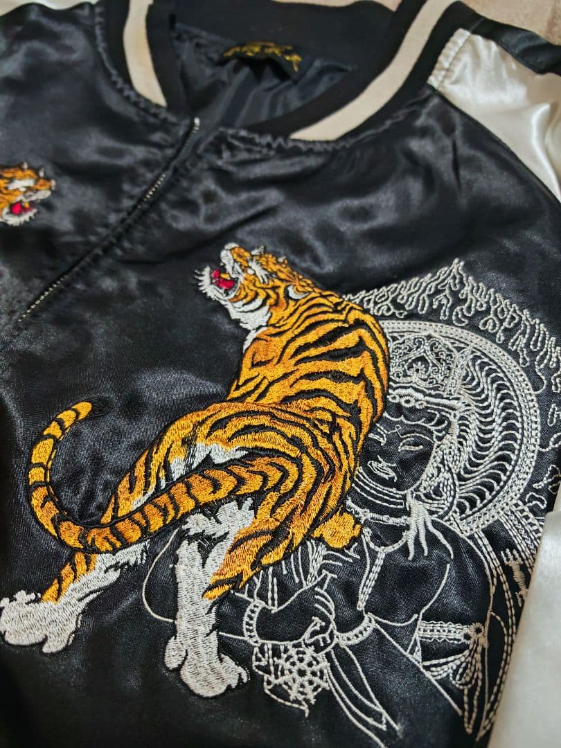 FUGUTATEN 仏 虎 日本限定 スカジャン vintage サテン 黒 - メルカリ