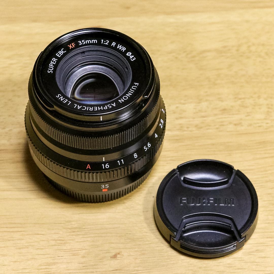 富士フイルム XF35mm F2 R WR ブラック FUJIFILM(富士フイルム) XF35mmF2 R WR ブラック(ブラック): レンズ 銀