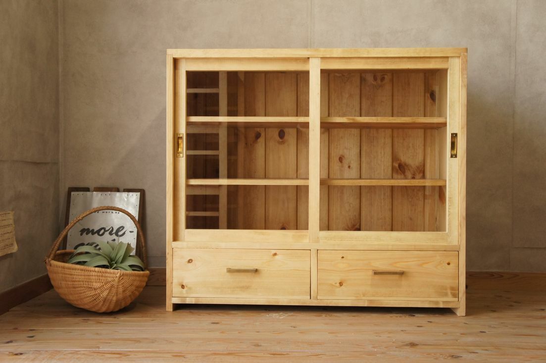 Lサイズ、ガラス引き戸の棚。食器棚。ガラスショーケース。サイズ