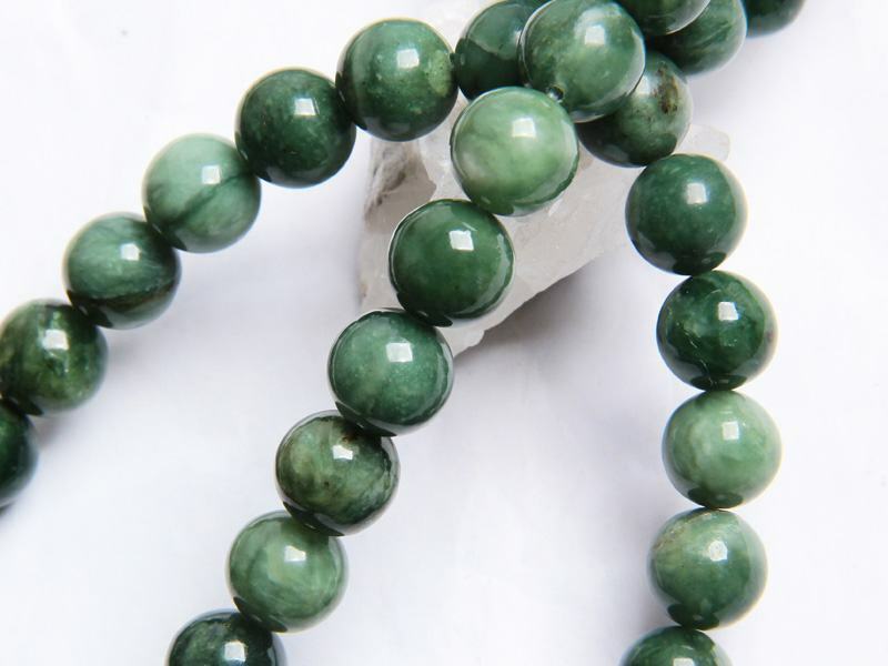 一連約48粒☆天然サーペンティン☆岫玉玉石(しゅうぎょく)☆10mm