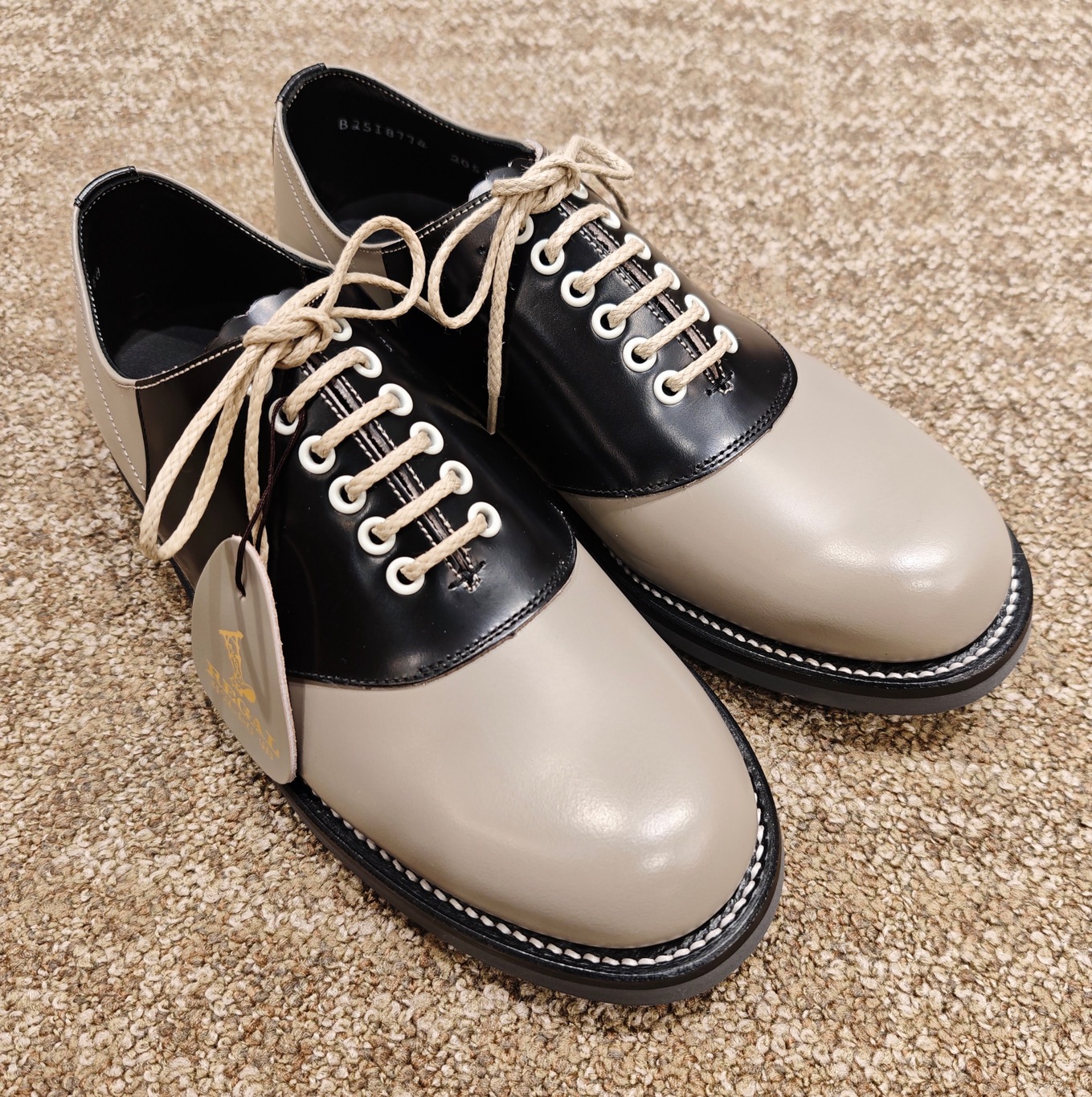 歴史的アップデート｜NEW【サドルシューズ】 | 靴のリーガル