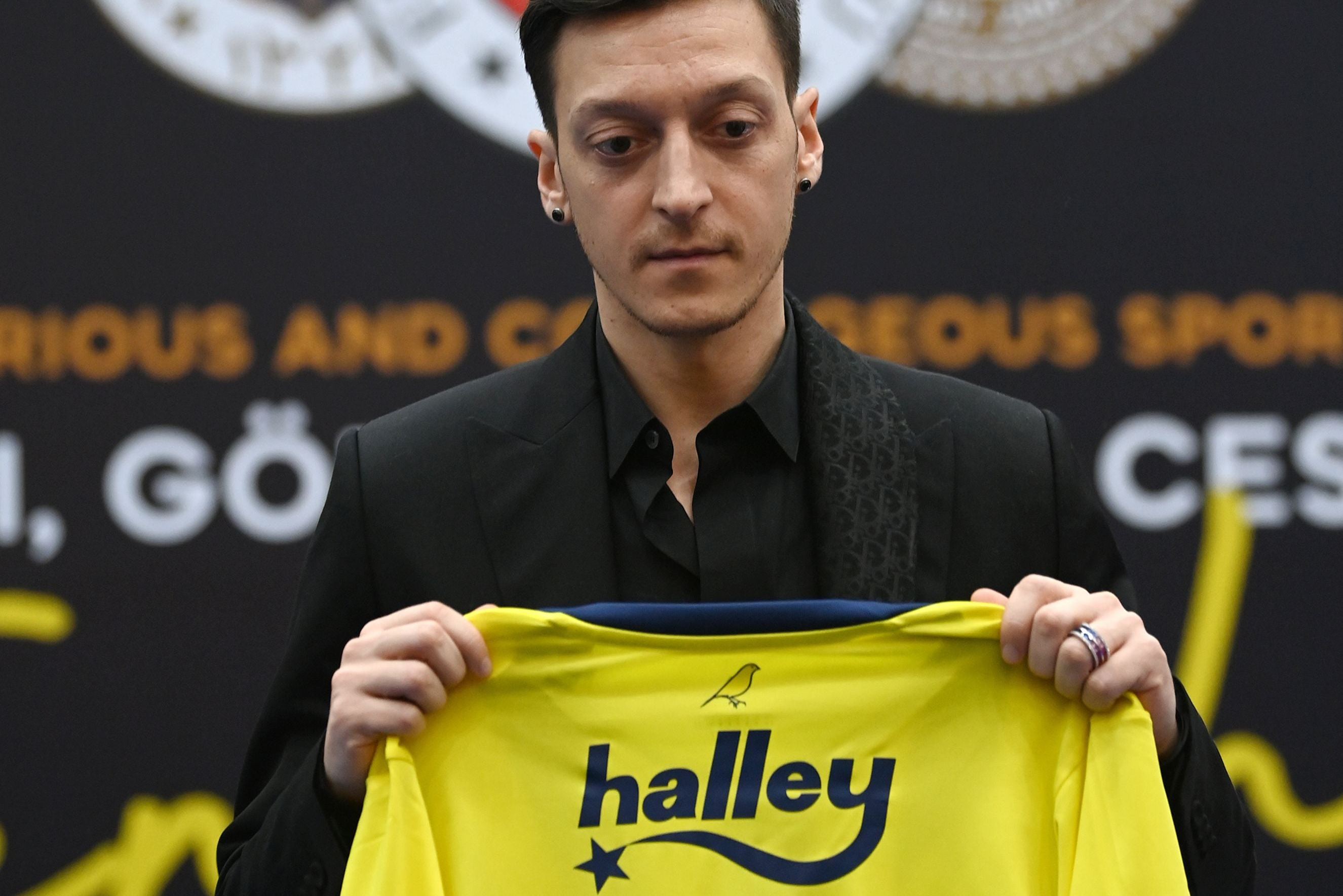 Mesut Ozil's Fenerbahce shirt number: Reason behind new signing's