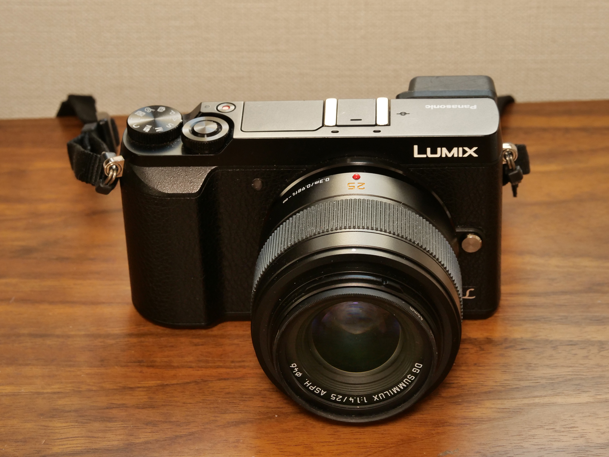 抜け感UP! AFも早くなったLEICA DG SUMMILUX 25mm/F1.4 II ASPH