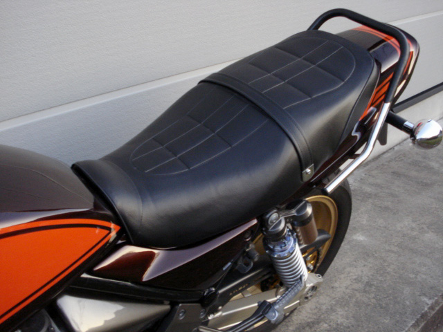 ゼファーχ Z2 タイプ　シート ゼファー 400 初期 シート Z2仕様 ブラック 前期ZR400 C1 C2 C3 C4