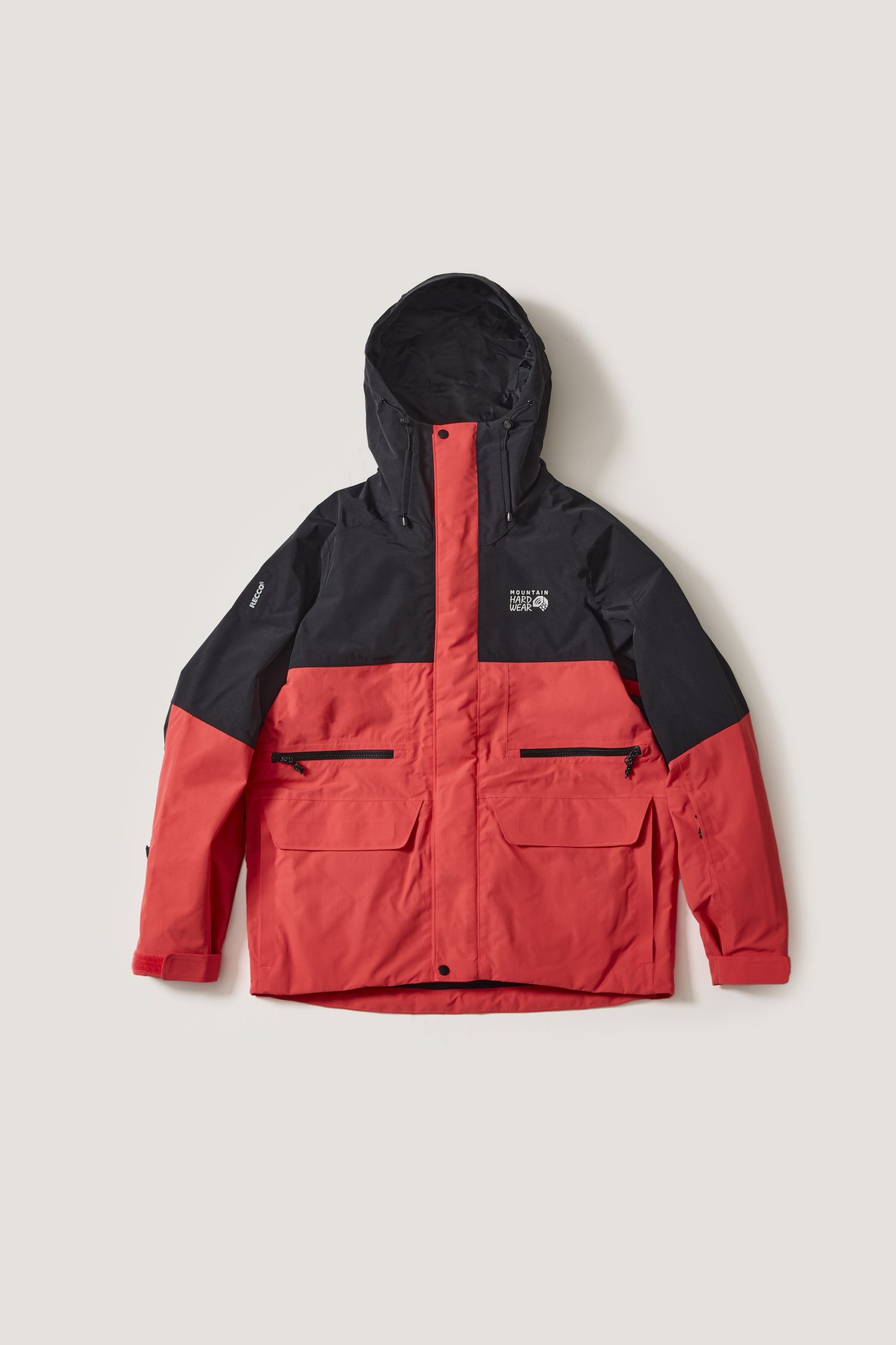 ハードユース派とスノーライフを楽しみたい派。マウンテンハードウェア