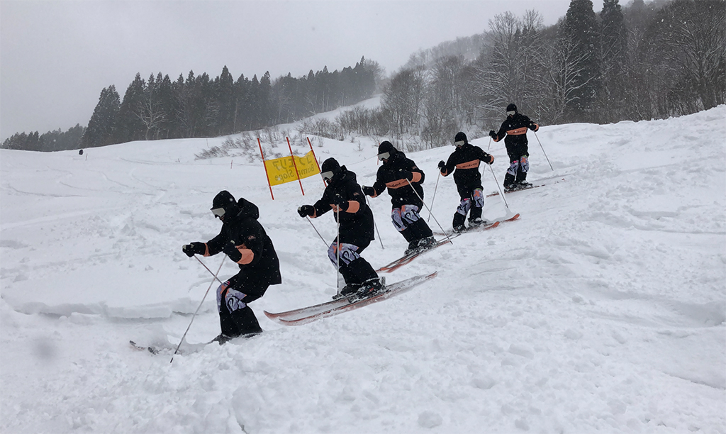 コブや滑りの基礎技術がみるみる上達するスペシャルキャンプ3月～4月