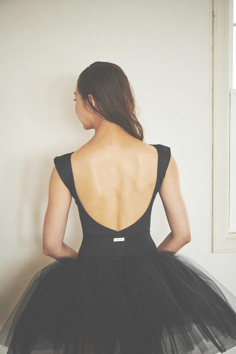 stina / type S french / dalmatian rose black