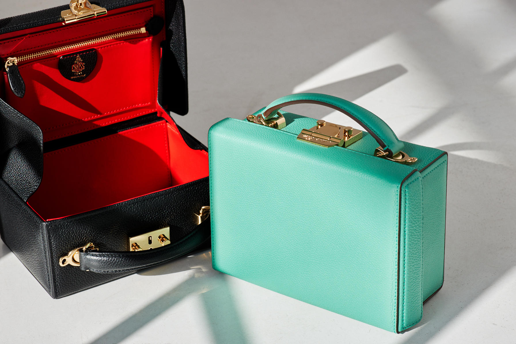 THIS MONTH'S REMARKABLE ITEM 22SS Vol.1 BAG MARK CROSS | STRASBURGO