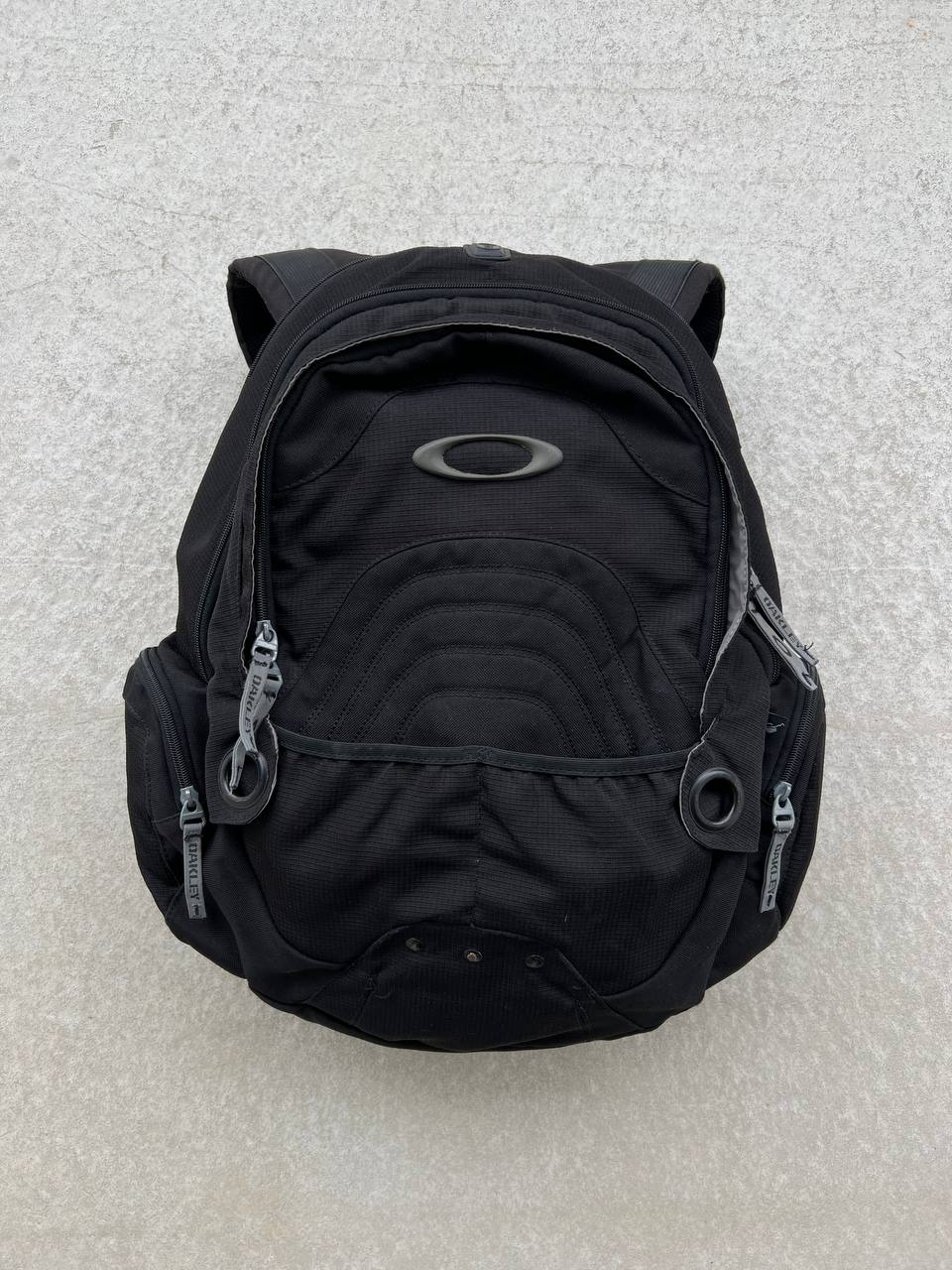 00s Vintage Oakley Backpack - StreetStyler