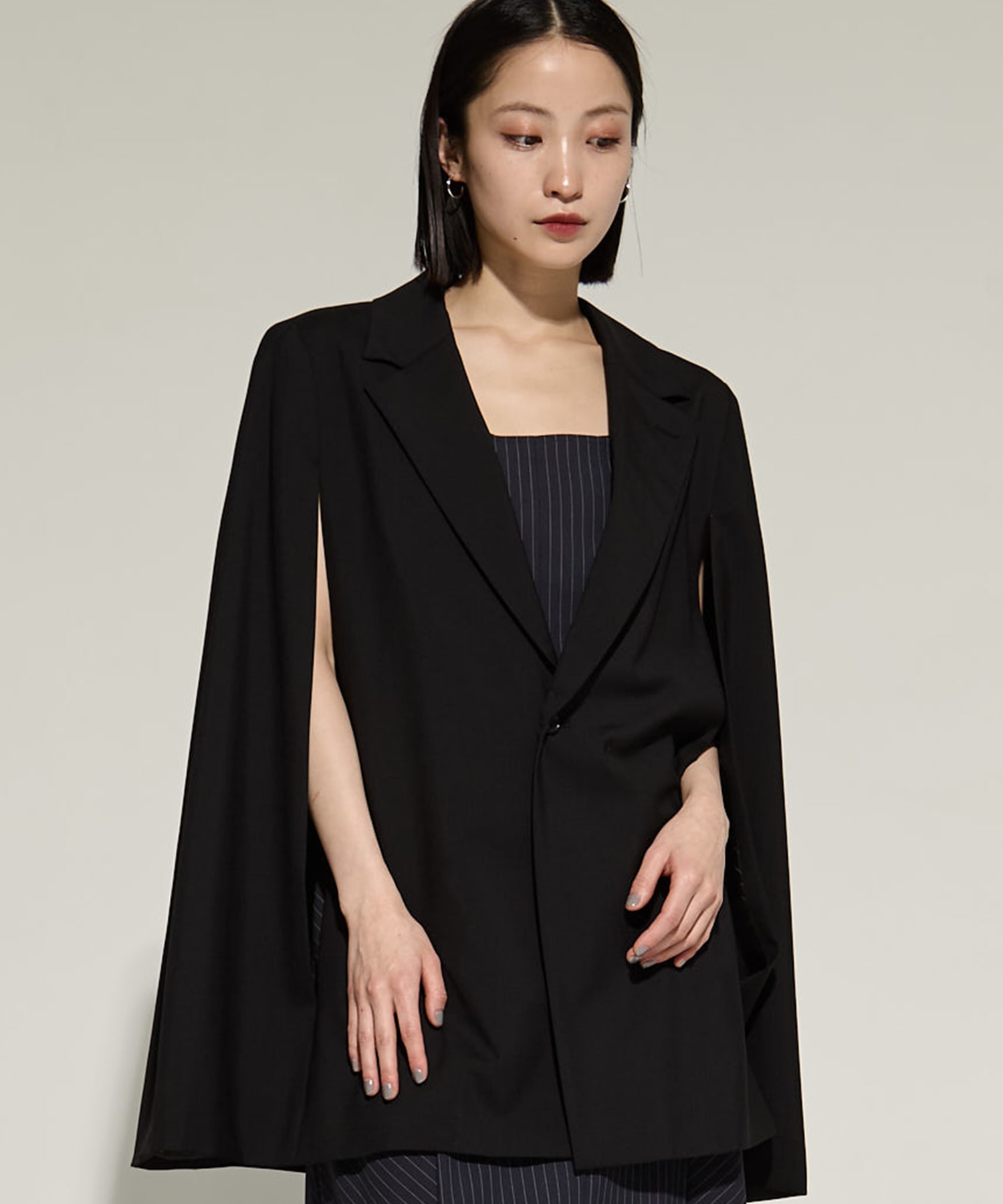 ケープジャケット(1 BLACK): Dessin de mode: WOMENS｜ STUDIOUS
