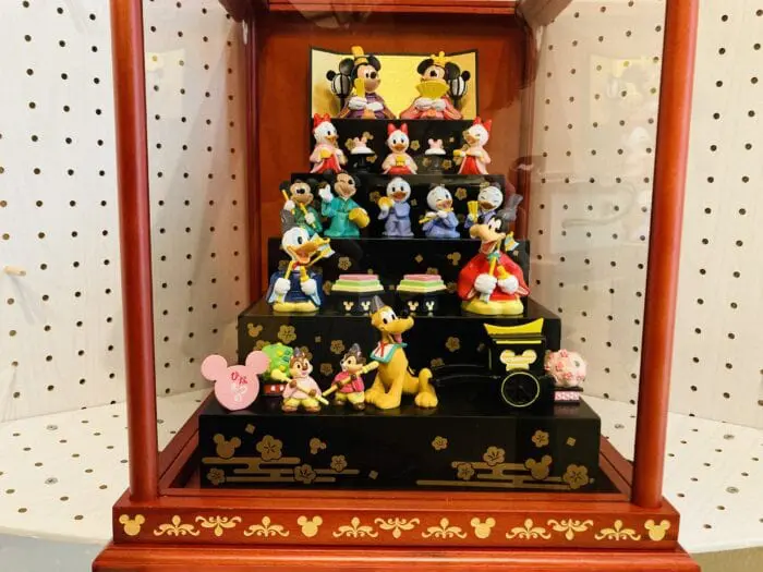 ディズニー公式ベルメゾンのミッキー雛人形レビュー｜ダイソーDIY壁面