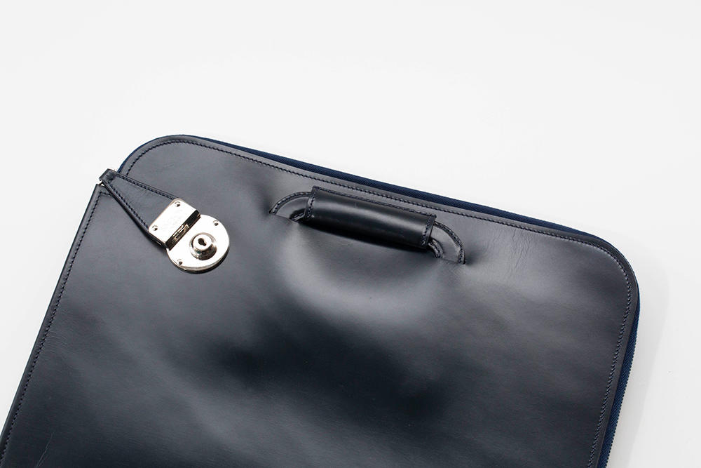 シンプソン ロンドンのセキュリティを備えた超薄型ブリーフ～今すぐ