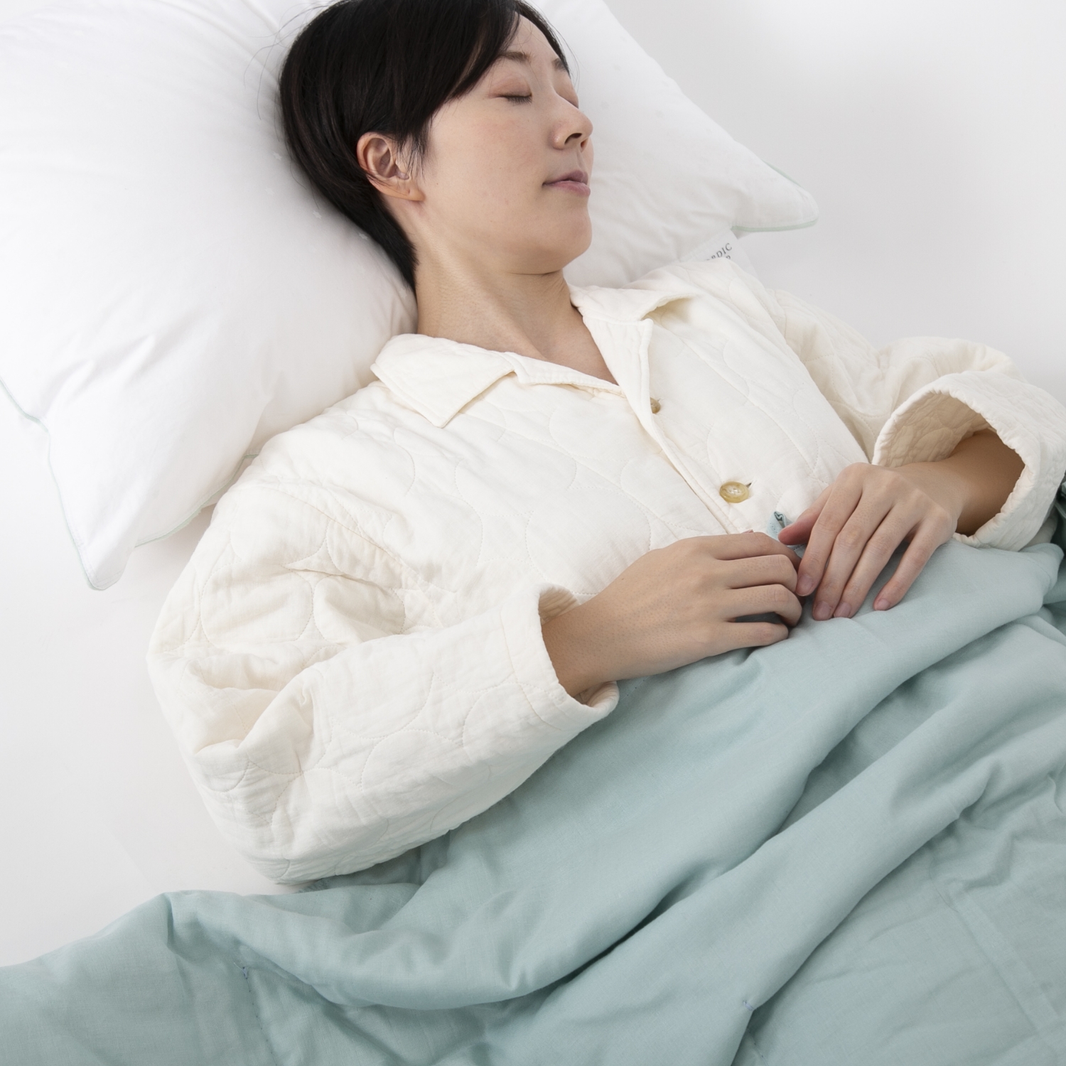 パシーマ えり付き長袖パジャマ -抜群の吸放湿力でサラっと蒸れない