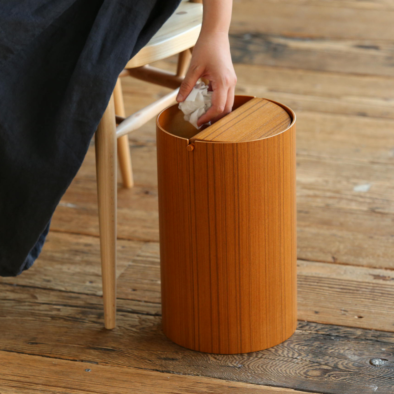 SAITO WOOD/ダストボックス WN954A walnut -軽くて丈夫な、普段使いし