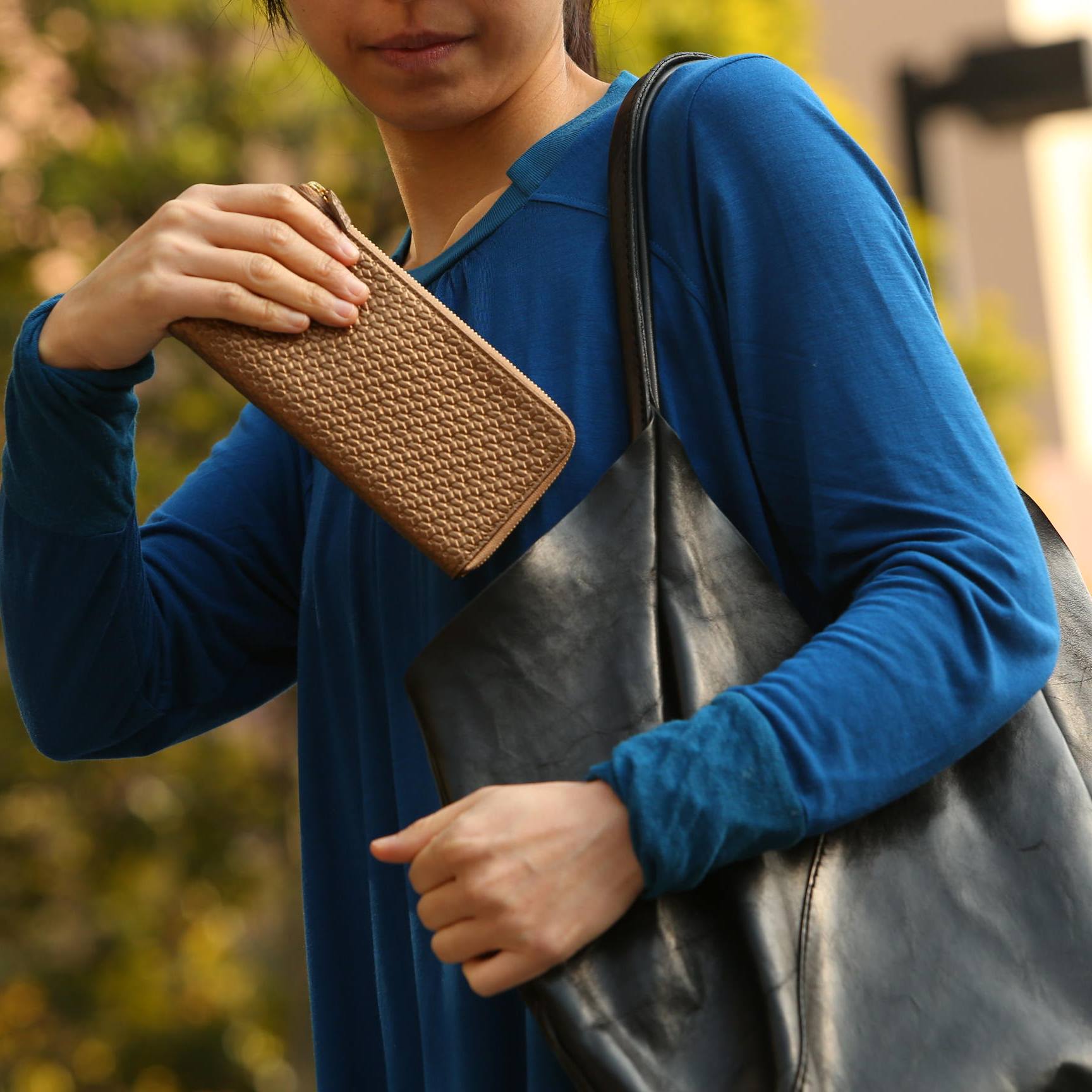 L字ファスナー長財布 メッシュ型押しレザー ブロンズ -1万円札が折らず