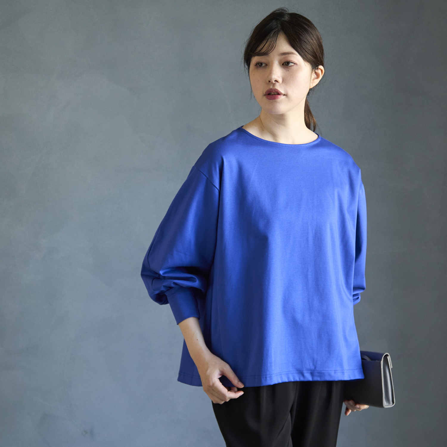 Kilka/着やせして見えるボリュームスリーブカットソー -光沢感がある綿