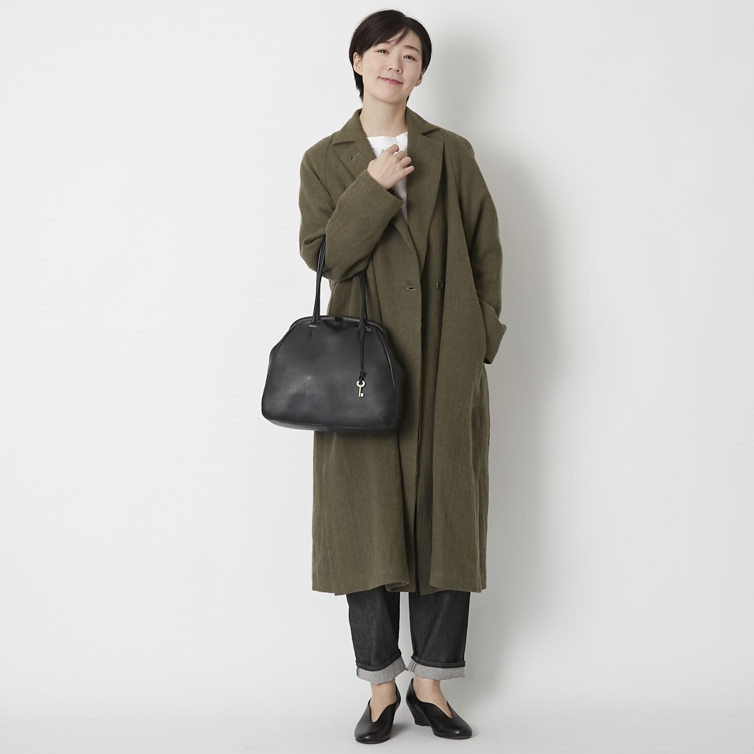 mononogu/リップボストン -口金がクラシックな、肩がけできるレザー