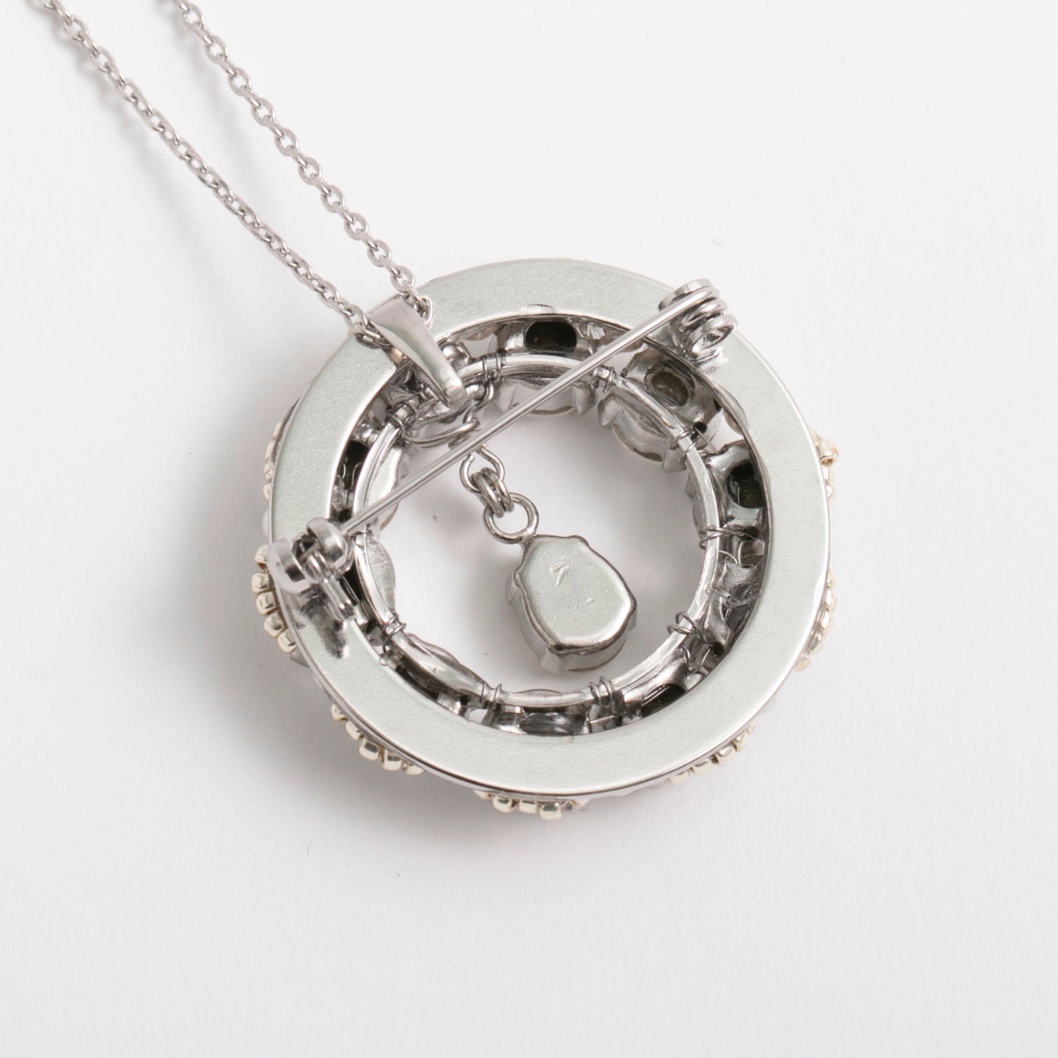 laneii/サークル ブローチ/ネックレス -クリスタルの輝きで華やかな