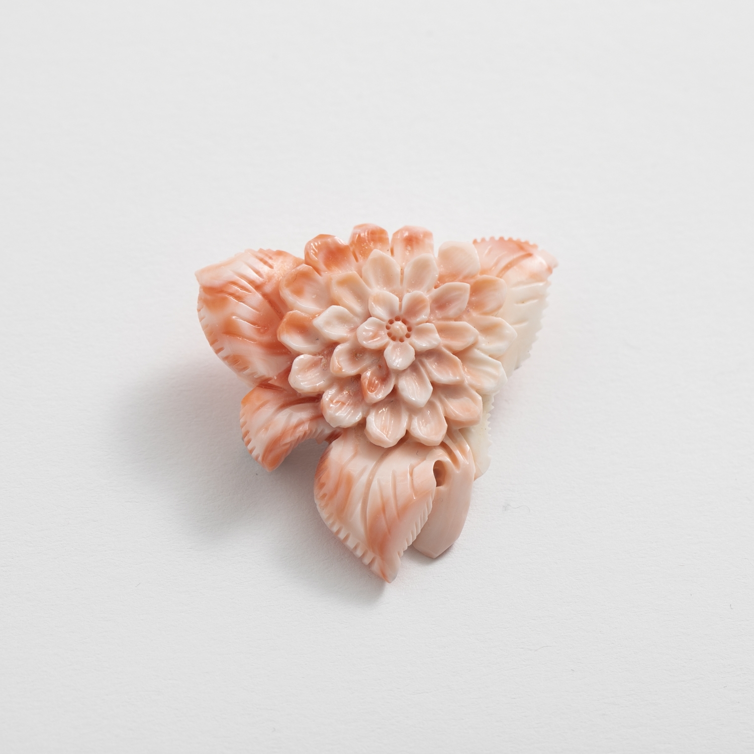 高知の珊瑚ブローチ大 ダリアA -【当店限定】すべて1点もの、高知から