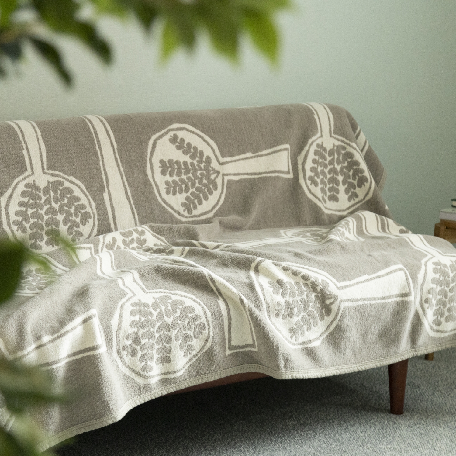 スタイルコラム | 優しい世界観に囲まれるmina perhonenデザインの