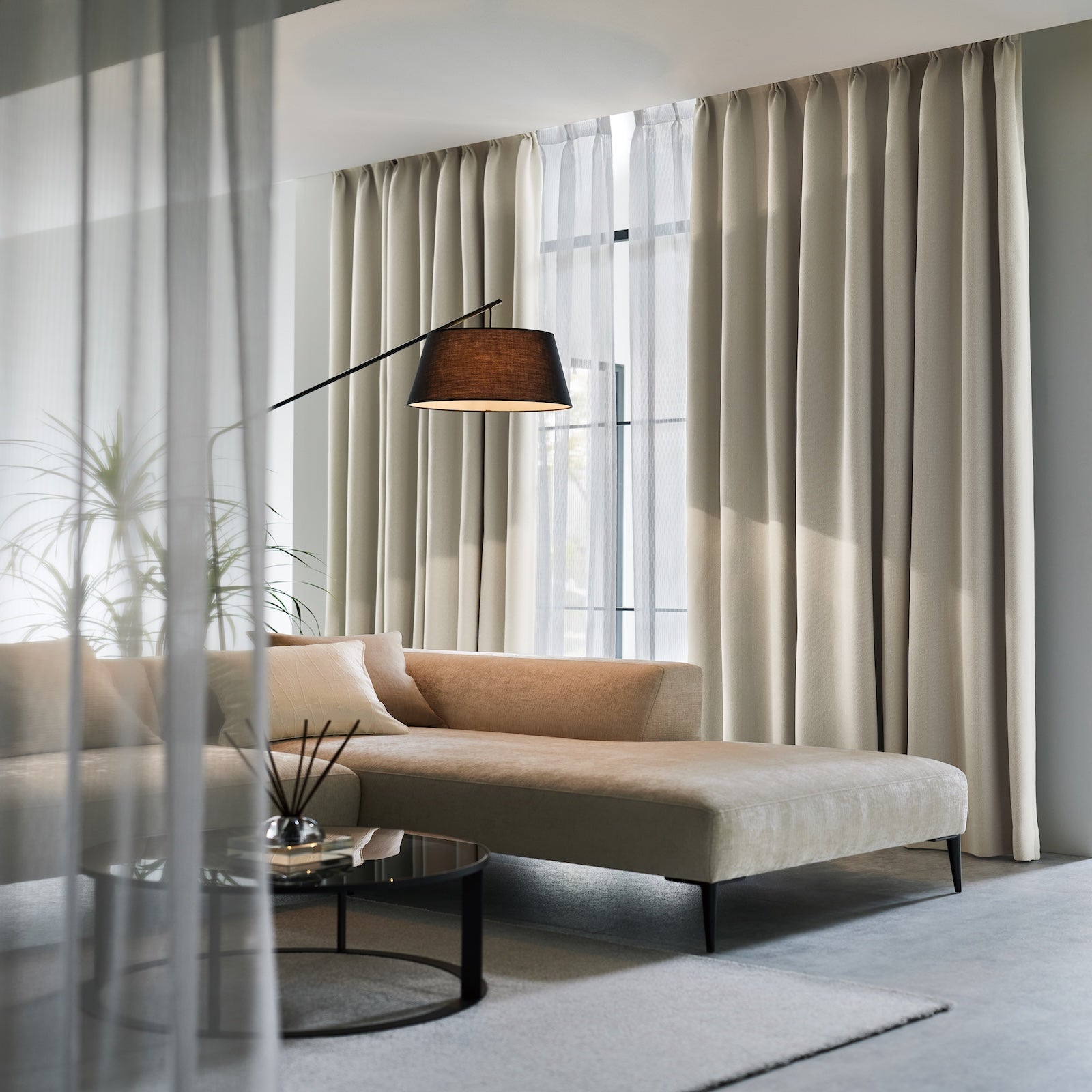 D-8232 Sun shadow（遮光1級）｜株式会社スミノエ インテリア