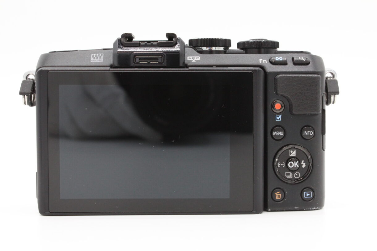 良品】OLYMPUS オリンパス PEN E-PL7 ボディ ブラック ミラーレス一眼