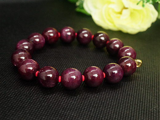 01-0700 スタールビーブレスレット[13.5~13.9mm珠] 140,800円 | WORLD