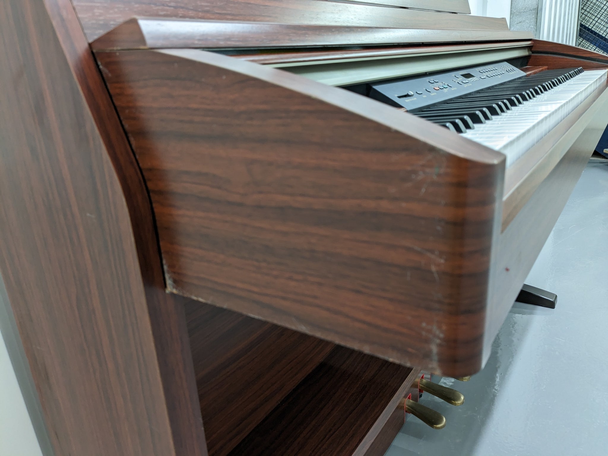 Yamaha Clavinova CLP-230 Digital Piano in mahogany finish stock nr