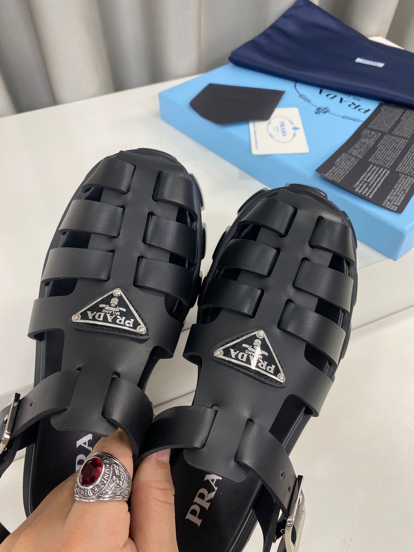 訳あり！PRADA モノリス ラバー サンダル prada モノリス ラバー