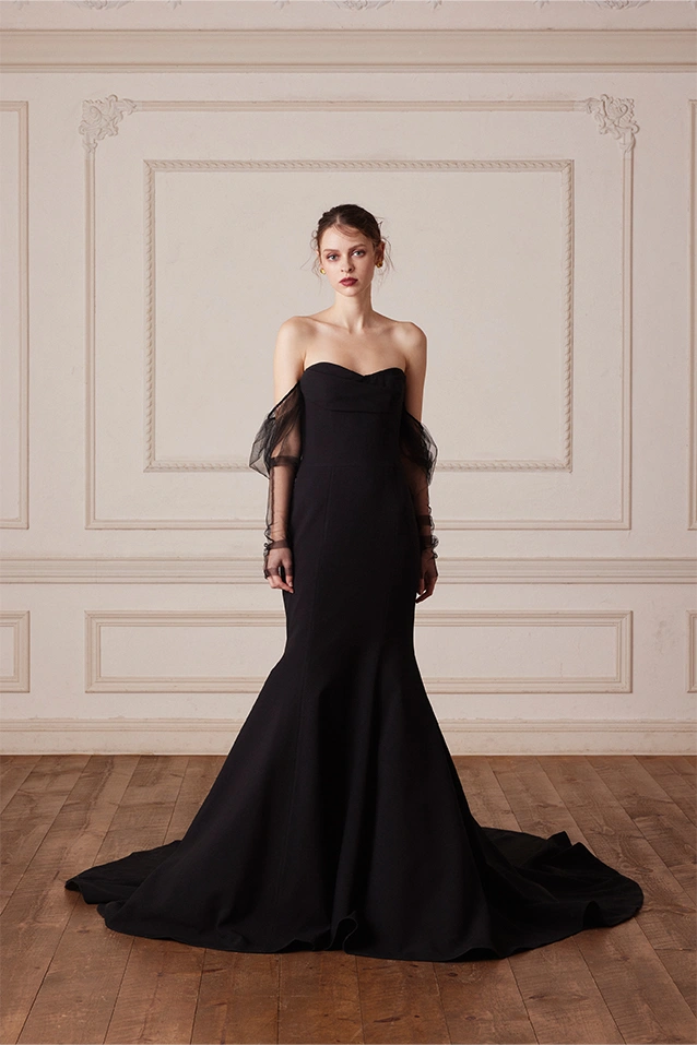 Vera Wang（ヴェラ・ウォン）のAva / アヴァ（ブラック）です